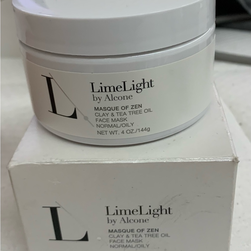 This remarkable mask leaves your skin soft and refreshed for women and men